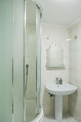 Мини-отель Sacvoyage Киев Стандартный двухместный номер с 1 кроватью и общей ванной комнатой-24